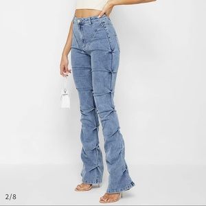 TACKED DENIM FLARED JEANS